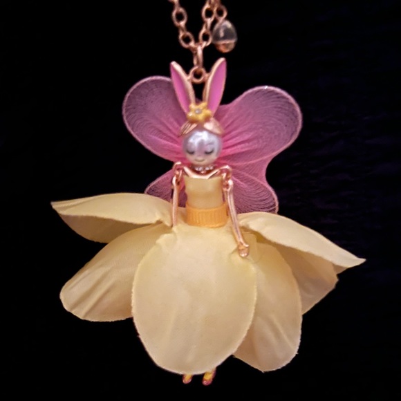 NWT Betsey Johnson, bunny angel necklace - Picture 1 of 6